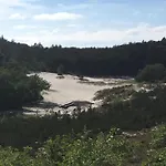 בית נופש Peaceful Dune Retreat With Garden